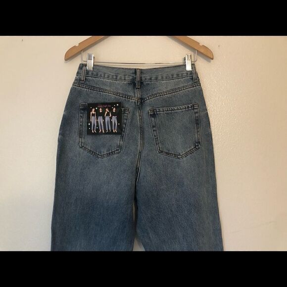 NWT SIMPLE SOCIETY Super High Rise Straight Buttonfly Jeans Size 7/28 - Picture 9 of 15